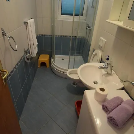 Veronika Apartman Brodarica
