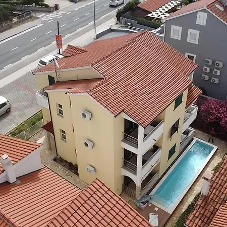 Veronika Apartment