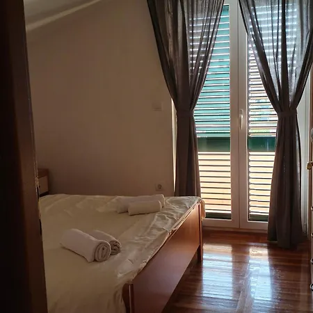 Veronika Brodarica (Sibenik-Knin)