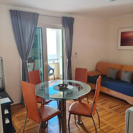 Veronika Apartman Brodarica