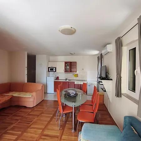 Veronika Brodarica (Sibenik-Knin)