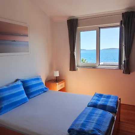 Veronika * Brodarica (Sibenik-Knin)