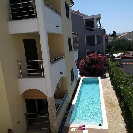 Veronika * ברודאריצה