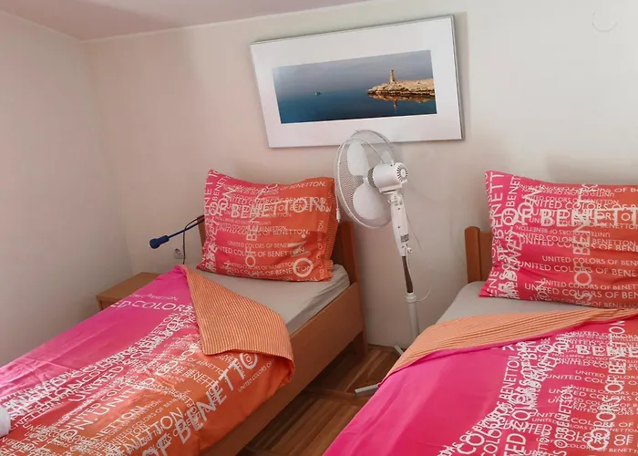 Veronika * Brodarica (Sibenik-Knin)