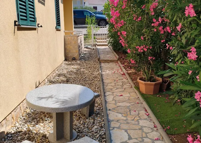 Veronika Appartement *